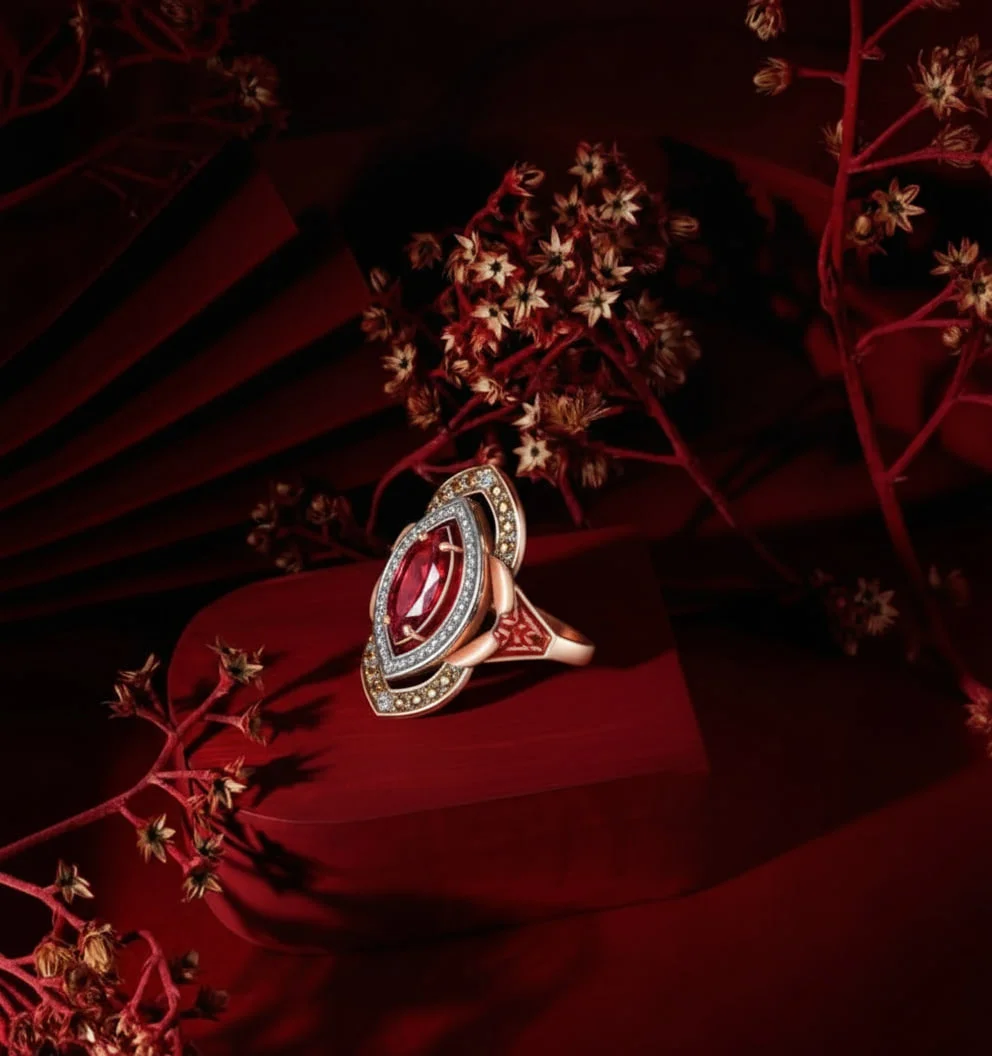 Кольцо "Фернан" с рубином и конъячными бриллиантами